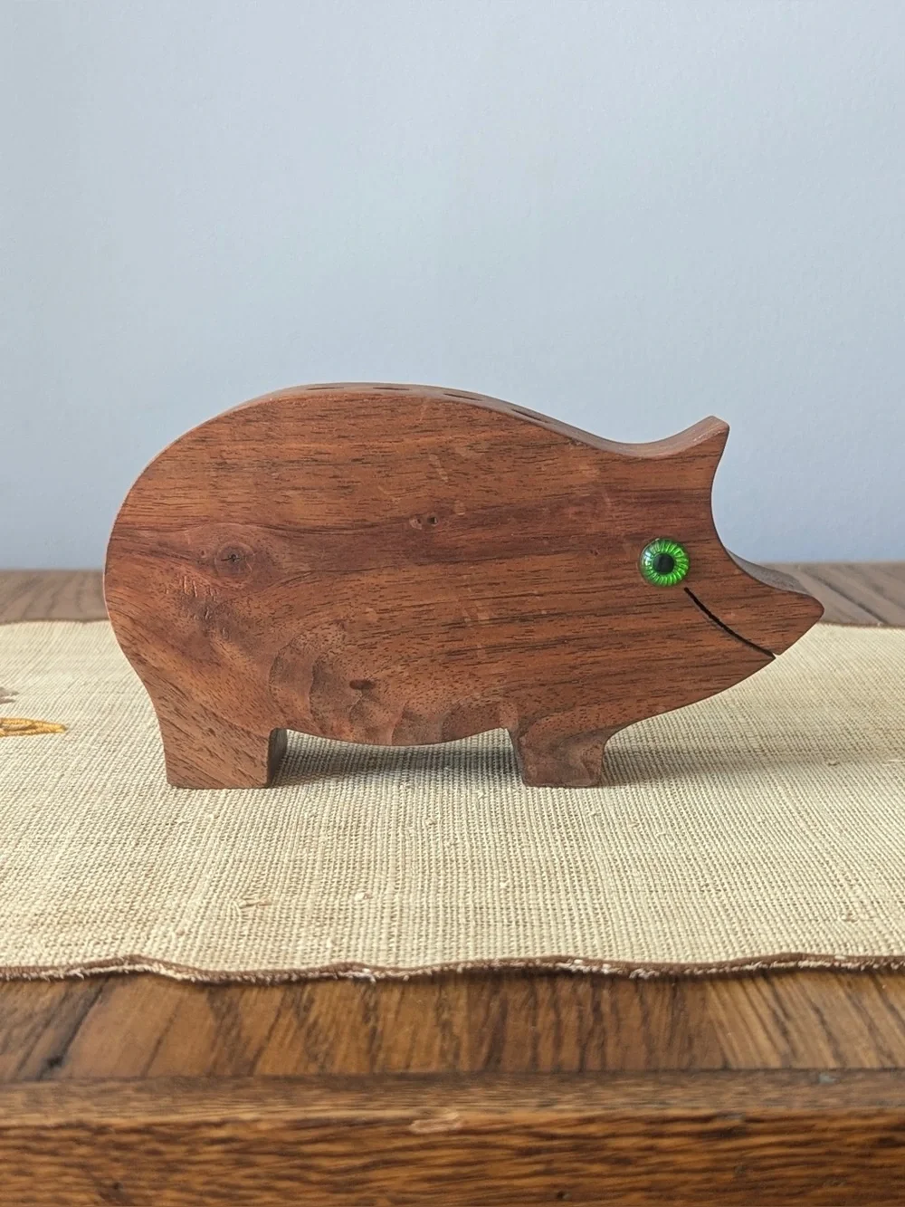 Vintage Hand-carved Wooden Walnut Green-eyed Pig Pencil Holder Desk Organizer 🐷